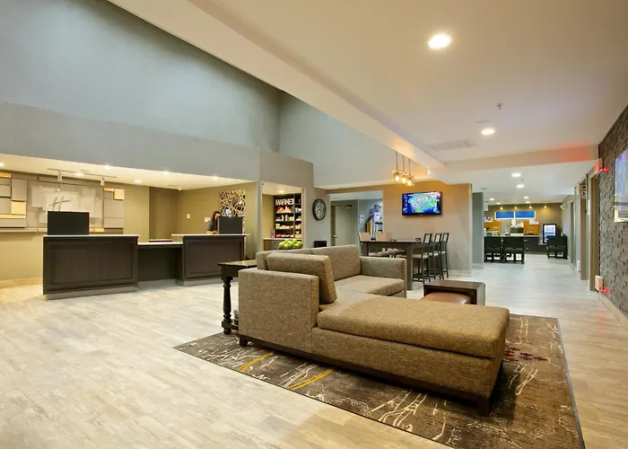 Cheap hotel: Holiday Inn Express Hotel & Suites - Paso Robles By Ihg